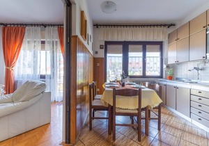 4 bedroom pet friendly home in Stinjan