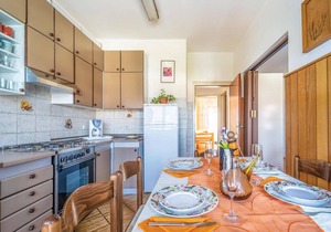 4 bedroom pet friendly home in Stinjan