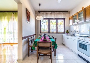 4 bedroom pet friendly home in Stinjan