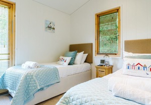 4 Hedgerows, LANREATH