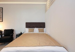4 Personen Altbau nahe Kurfürstendamm - Macbeth