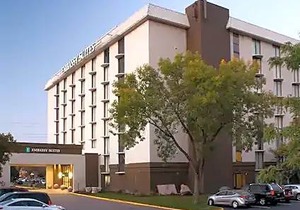 4-Star Hotel ∙ Embassy Suites by Hilton Bloomington/Minneapolis