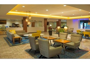 4-Star Hotel ∙ DoubleTree by Hilton Hotel Bloomington - Minneapolis South