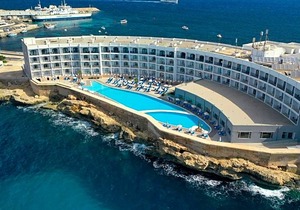 4-Star Hotel ∙ Paradise Bay Resort