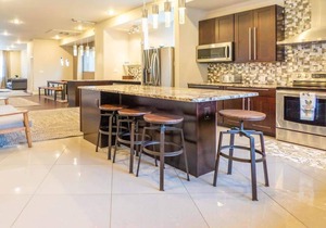 4-Unit Building | Sleeping for 34/ABODEbucks