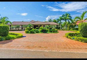 4000 m² Villa ∙ 7 bedrooms ∙ 32 guests