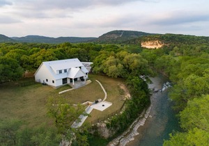 441 m² House ∙ 8 bedrooms ∙ 30 guests