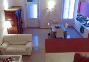 5 apartments with pool, terrace, sunbathing area and lake access