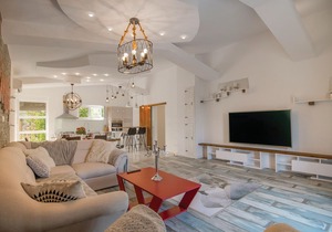 5 bedroom accommodation in Grubine