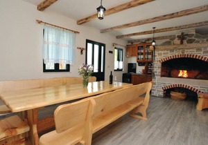 5 bedroom accommodation in Lisane Ostrovicke