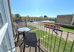5 berth chalet to hire in Hemsby near Hemsby beach ref 18117B