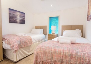 5 Tree Tops, LANREATH