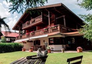 (5) Zwei-Raum-Ferienwohnung 38qm, Dusche/WC, Küche und Balkon