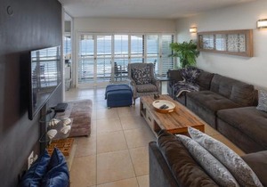 504 Bermudas - by Stay in Umhlanga