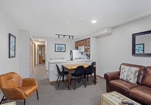 59 Glaciers Reach this 2br home has a hot tub & pool in Whistler Village