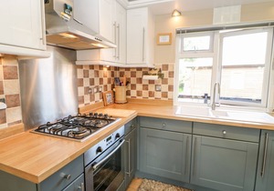 6 BADGERS RETREAT, pet friendly, with hot tub in Richmond