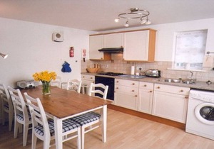 6 Harbour Mews Sleeps 6 (3 Bedrooms)