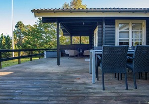 6 person holiday home in Allingåbro