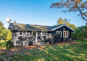 6 person holiday home in Allingåbro