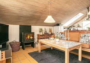 6 person holiday home in Spøttrup