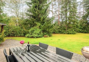 6 person holiday home in Fårvang