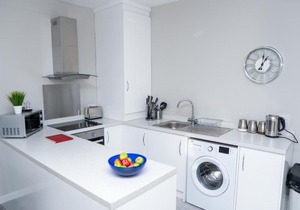 6 x MODERN APARTMENTS IN 1 BLOCK JUST OUTSIDE THE CITY MINUTES WALK FROM SHOPS AND CAFES