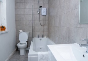 6 XAPARTMENTS IN 1 BLOCK JUST OUTSIDE THE CITY ⭐MINUTES WALK FROM SHOPS ⭐ APT#6