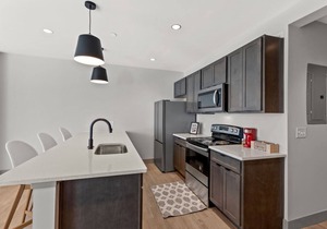 604 @ 175 LEX /Walk to Rupp Arena /Dtown High-rise