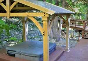 7,000 SQ FT CABIN ON 150 ACRES PRIVACY WITH OWN PRIVATE SMALL LAKE