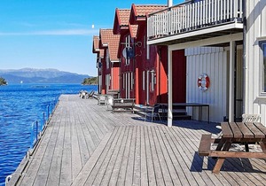 7 person holiday home in Sjernarøy