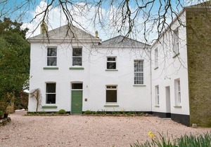 8 bedroom accommodation in Talland Bay, near Looe