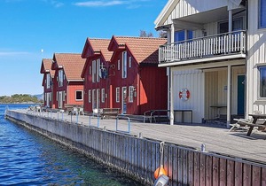 8 person holiday home in Sjernarøy