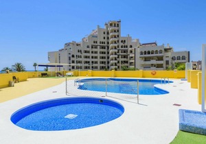 80 m² Apartment ∙ 3 bedrooms ∙ 6 guests