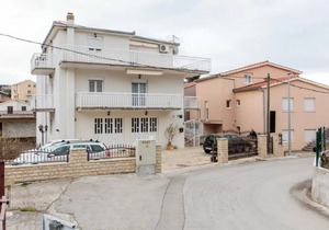 80 m² Apartment ∙ 3 guests