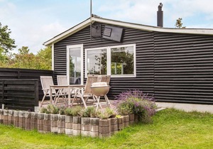 9 person holiday home in Allingåbro