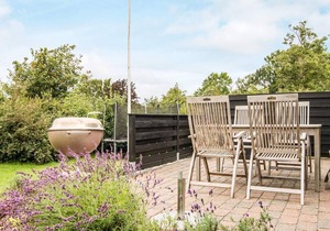 9 person holiday home in Allingåbro