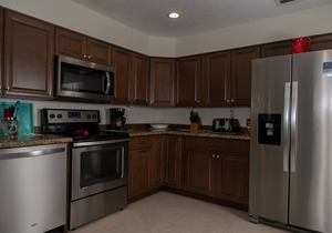 ~ 9TH ST BEAUTIFUL HOME W/PRIVATE POOL ON CANAL ~