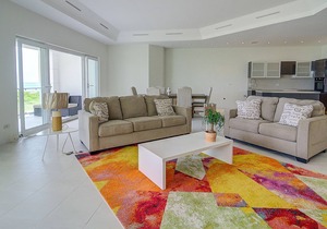 A BEAUTIFUL Beachfront Listing in The Bahamas! 1W