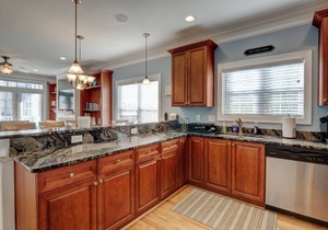 A Better View - 7 Bedrooms. Amazing roof top views, quick walk to the beach!