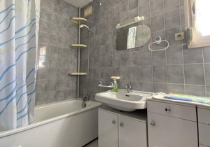 A Environ 2km500 de la Jolie Station Balnéaire de Sable D'or LES Pins