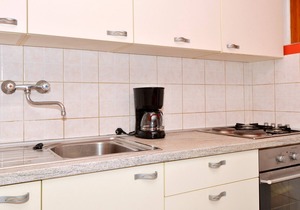 A large apt with big terrace, next to the beach