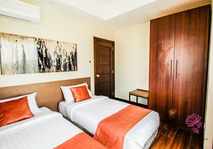 A LUXURIOUS AFFORDABLE UNIT NEAR AYALA W/3 BEDROOM