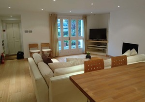 A stunning apartment, recently appointed and maintained to a high standard