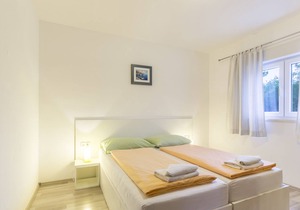 A1 - spacious apt with the sea view & use of pool