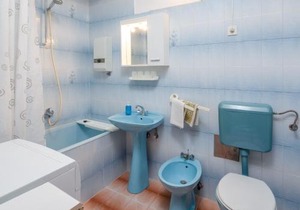 A2 apt near beach w patio parking and grill