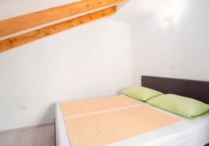 A6 - spacious apt with the sea view & use of pool