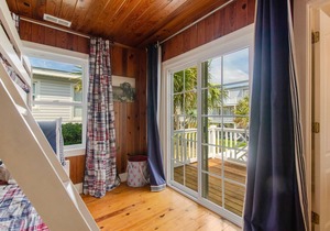 Absolutely Charming Coastal Cottage! Prime Location on the Island!