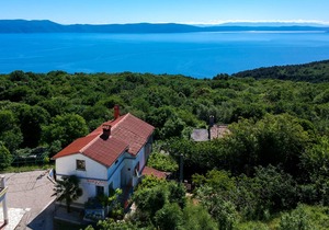 Adalgisa with 1 bedrooms and 1.5 bathrooms
