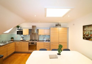 Addlestone - Spacious - Two Bedroom (Two Bathroom) Apartment