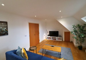 Addlestone - Spacious - Two Bedroom (Two Bathroom) Apartment